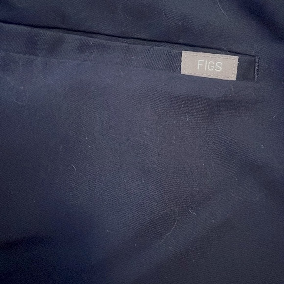 Figs Scrub Top™ Navy Blue Figs Extra Small Casma Three-Pocket - Picture 5 of 5
